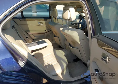 2010 Mercedes-Benz E 550 z USA, uszkodzony, nr VIN WDDHF7CBXAA227298